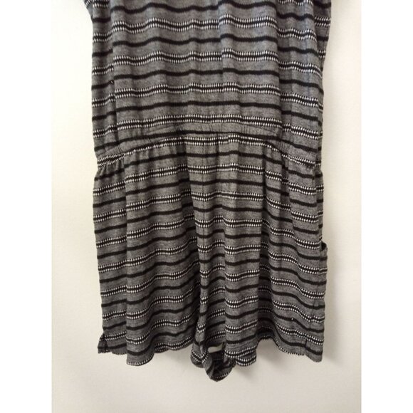 Old Navy Women's Black and White Striped Tank Top Romper with Pockets Si… - Picture 6 of 8